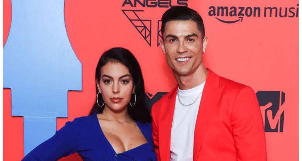 Cristiano Ronaldo Wife : क्रिस्टियानो रोनाल्डो की पत्नी है काफी खूबसूरत, इतने करोड़ की है मालकिन करती है यह काम।