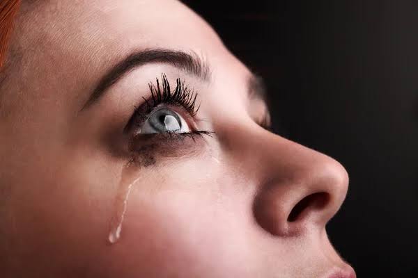 Crying Benefits : रोने से होते है कई तरह के फायदे, मिलती है राहत।