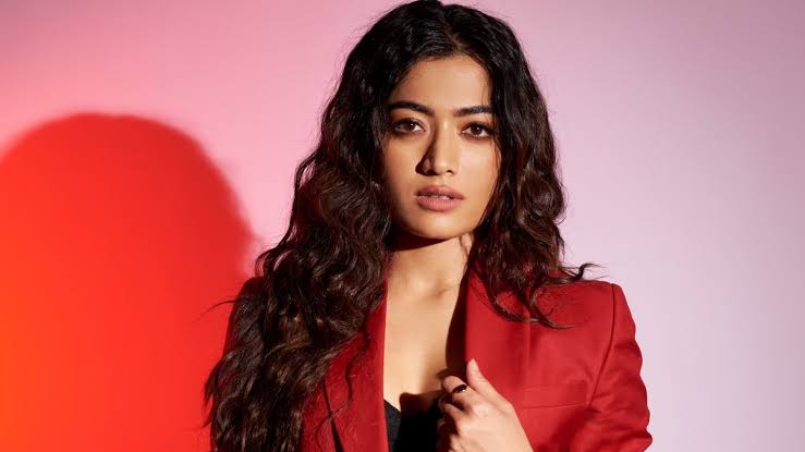 Rashmika Mandanna की इन अदाओ से नहीं बच पाएंगे आप, देखे फोटोज