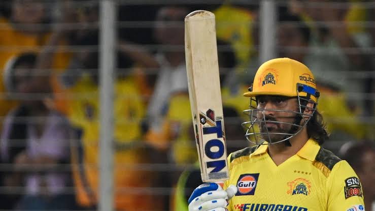 IPL 2024 : CSK को लग सकता है एक और झटका, MS Dhoni ले सकते है सन्यास, जाने।