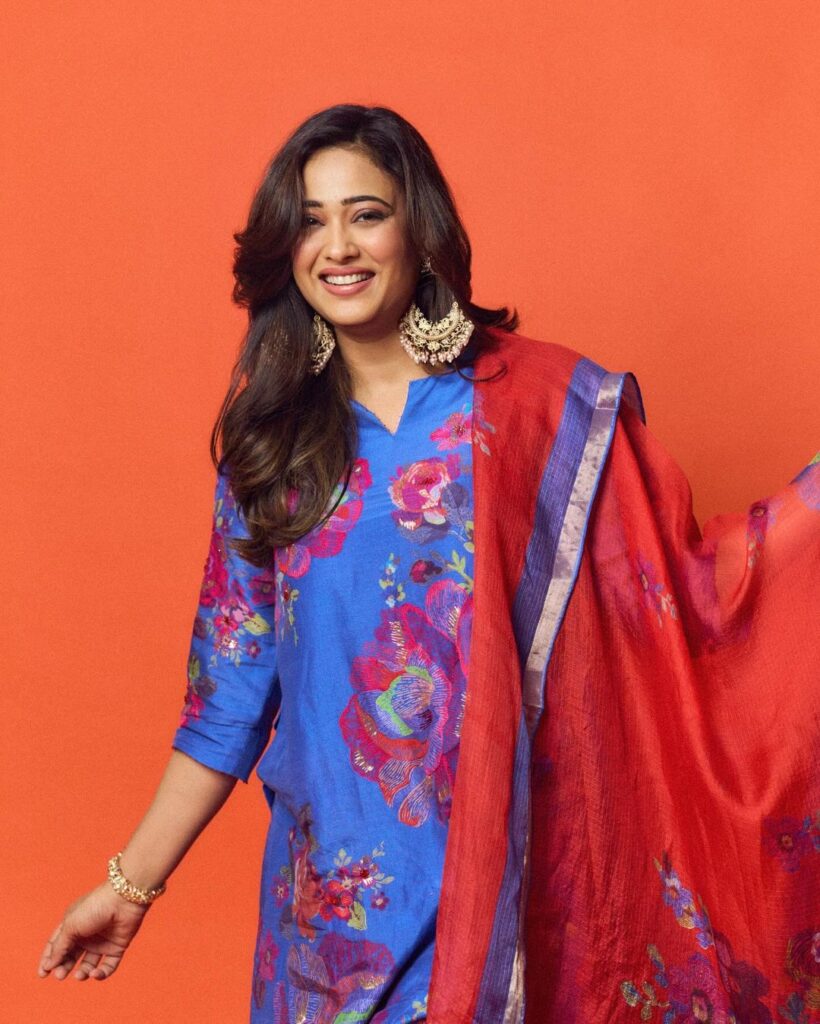 Shweta Tiwari created a stir in this salwar suit dress, leaving fans astonished.