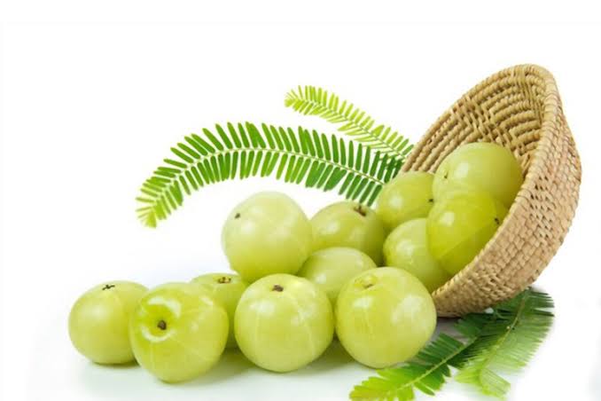 Health Benefits Of Amla : गर्मियों में आंवला खाने के ये होते है फायदे।