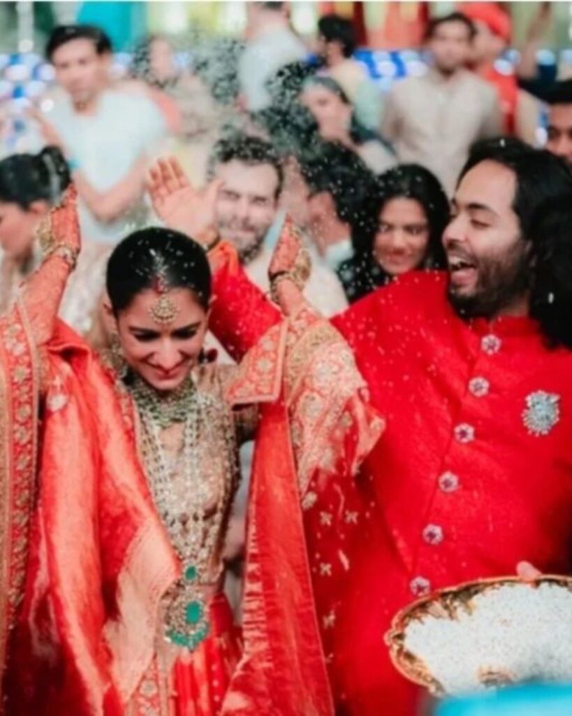 Anant Ambani wedding reception : अनंत अम्बानी की शादी के रिसेप्शन पार्टी में ऐसे अंदाज में दिखे अनंत।