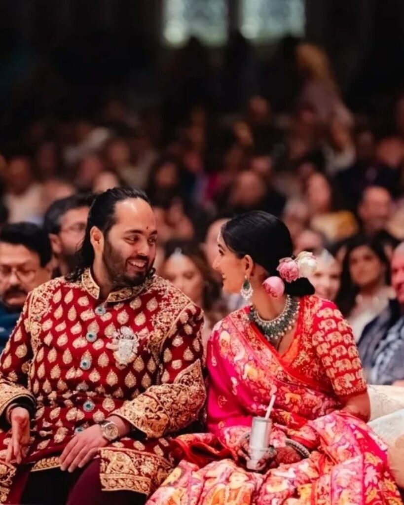 Anant Ambani wedding reception : अनंत अम्बानी की शादी के रिसेप्शन पार्टी में ऐसे अंदाज में दिखे अनंत।